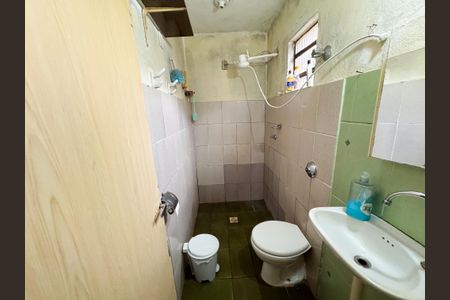 Casa à venda com 350m², 2 quartos e 2 vagasBanheiro Social