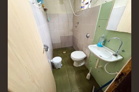 Casa à venda com 350m², 2 quartos e 2 vagasBanheiro Social