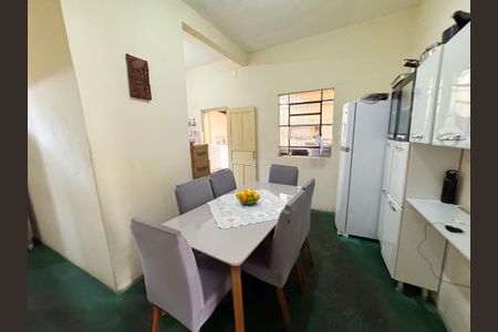 Casa à venda com 350m², 2 quartos e 2 vagasCozinha