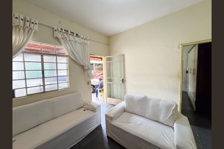 Casa à venda com 350m², 2 quartos e 2 vagasSala