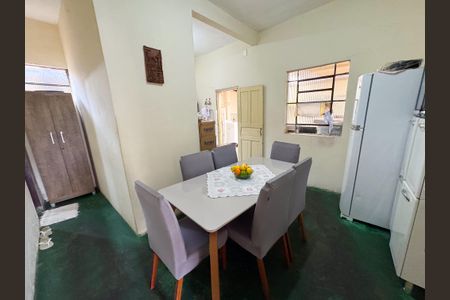 Casa à venda com 350m², 2 quartos e 2 vagasCozinha