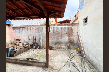 Casa à venda com 350m², 2 quartos e 2 vagasÁrea Externa