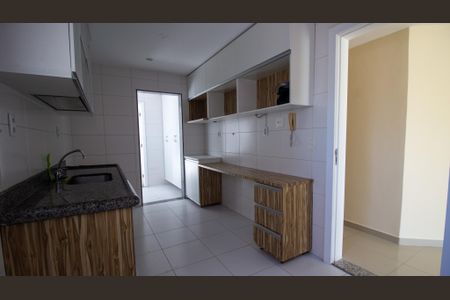 Apartamento para alugar com 350m², 3 quartos e 4 vagas Apartamento para alugar com 350m², 3 quartos e 4 vagasCozinha e Área de Serviço