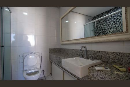 Apartamento para alugar com 350m², 3 quartos e 4 vagas Apartamento para alugar com 350m², 3 quartos e 4 vagasBanheiro da Suíte 1