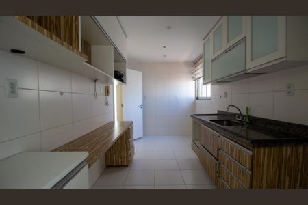 Apartamento para alugar com 350m², 3 quartos e 4 vagas Apartamento para alugar com 350m², 3 quartos e 4 vagasCozinha e Área de Serviço