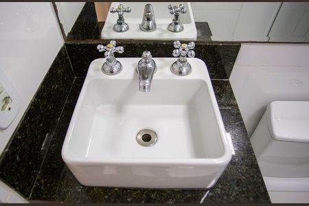 Apartamento para alugar com 43m², 2 quartos e sem vagaBanheiro