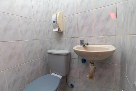 Casa de condomínio para alugar com 160m², 3 quartos e 2 vagas Casa de condomínio para alugar com 160m², 3 quartos e 2 vagasBanheiro da Suíte 3