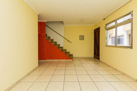 Casa de condomínio para alugar com 160m², 3 quartos e 2 vagasSala