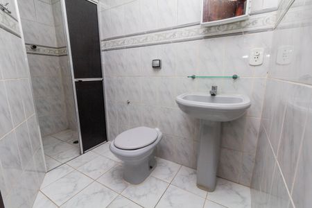 Casa de condomínio para alugar com 160m², 3 quartos e 2 vagasBanheiro da Suíte 1