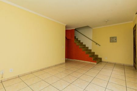 Casa de condomínio para alugar com 160m², 3 quartos e 2 vagasSala