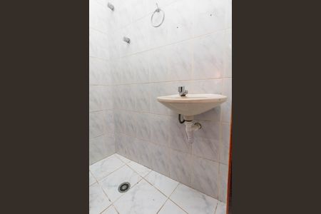 Casa de condomínio para alugar com 160m², 3 quartos e 2 vagasBanheiro Social