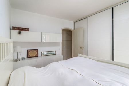 Apartamento à venda com 273m², 4 quartos e 3 vagas Apartamento à venda com 273m², 4 quartos e 3 vagasSuíte 2