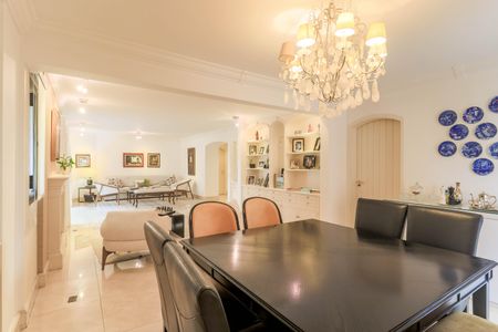 Apartamento à venda com 273m², 4 quartos e 3 vagas Apartamento à venda com 273m², 4 quartos e 3 vagasSala de Jantar