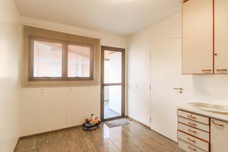 Apartamento à venda com 273m², 4 quartos e 3 vagas Apartamento à venda com 273m², 4 quartos e 3 vagasCopa