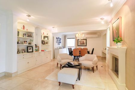 Apartamento à venda com 273m², 4 quartos e 3 vagas Apartamento à venda com 273m², 4 quartos e 3 vagasSala