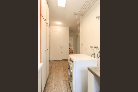 Apartamento à venda com 273m², 4 quartos e 3 vagas Apartamento à venda com 273m², 4 quartos e 3 vagasÁrea de Serviço