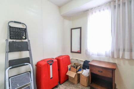 Apartamento à venda com 273m², 4 quartos e 3 vagas Apartamento à venda com 273m², 4 quartos e 3 vagasQuarto de Serviço