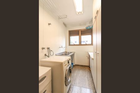 Apartamento à venda com 273m², 4 quartos e 3 vagas Apartamento à venda com 273m², 4 quartos e 3 vagasÁrea de Serviço