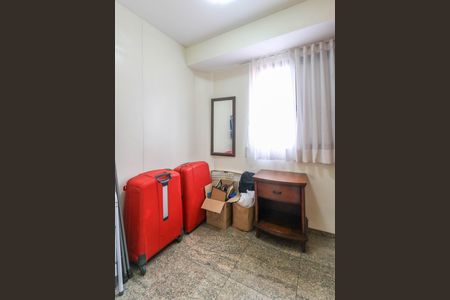 Apartamento à venda com 273m², 4 quartos e 3 vagas Apartamento à venda com 273m², 4 quartos e 3 vagasQuarto de Serviço