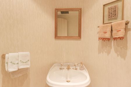 Apartamento à venda com 273m², 4 quartos e 3 vagas Apartamento à venda com 273m², 4 quartos e 3 vagasLavabo