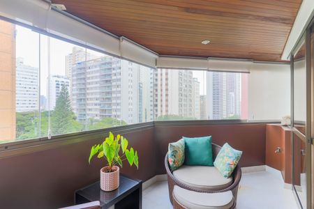 Apartamento à venda com 273m², 4 quartos e 3 vagas Apartamento à venda com 273m², 4 quartos e 3 vagasVaranda da Sala