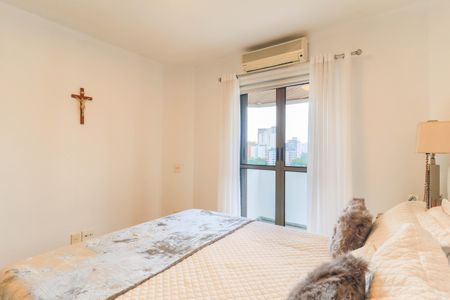 Apartamento à venda com 273m², 4 quartos e 3 vagas Apartamento à venda com 273m², 4 quartos e 3 vagasSuíte 1