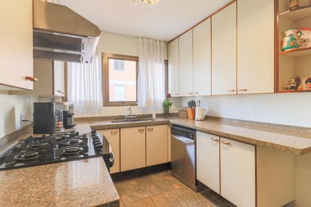 Apartamento à venda com 273m², 4 quartos e 3 vagas Apartamento à venda com 273m², 4 quartos e 3 vagasCozinha