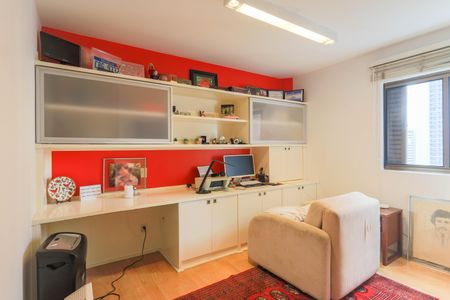 Apartamento à venda com 273m², 4 quartos e 3 vagas Apartamento à venda com 273m², 4 quartos e 3 vagasEscritório