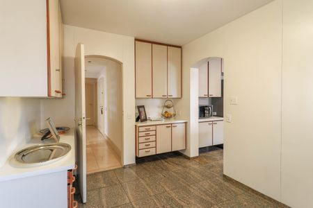 Apartamento à venda com 273m², 4 quartos e 3 vagas Apartamento à venda com 273m², 4 quartos e 3 vagasCopa