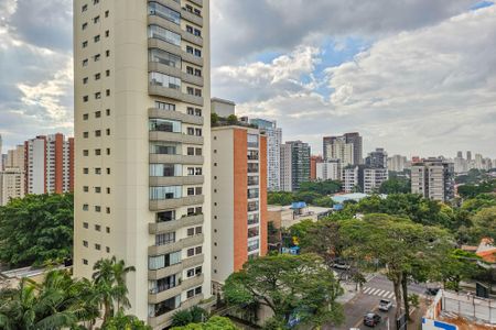 Apartamento à venda com 273m², 4 quartos e 3 vagas Apartamento à venda com 273m², 4 quartos e 3 vagasVista da Suítes 2 e 3