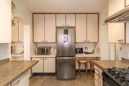 Apartamento à venda com 273m², 4 quartos e 3 vagas Apartamento à venda com 273m², 4 quartos e 3 vagasCozinha