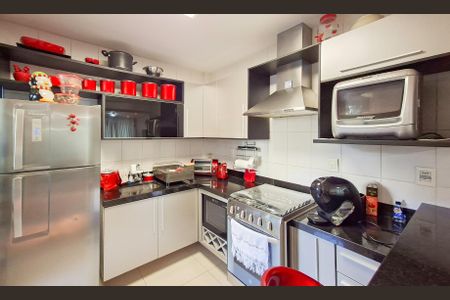 Apartamento para alugar com 82m², 2 quartos e 2 vagasCozinha e Área de Serviço