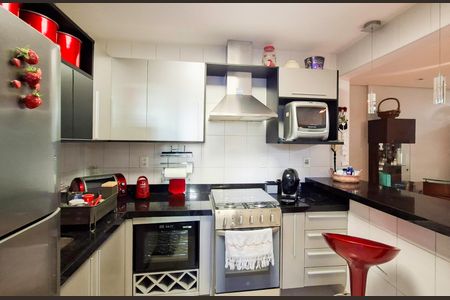 Apartamento para alugar com 82m², 2 quartos e 2 vagasCozinha e Área de Serviço