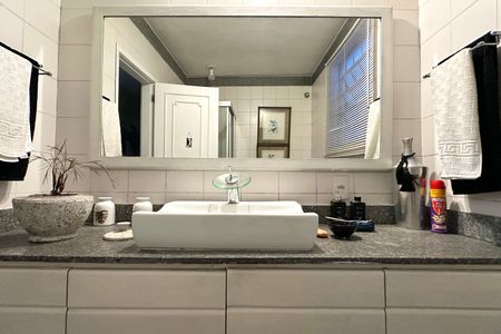 Casa à venda com 600m², 6 quartos e 2 vagasBanheiro 04