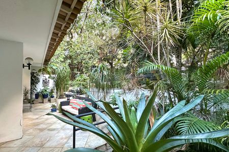 Casa à venda com 600m², 6 quartos e 2 vagasSala