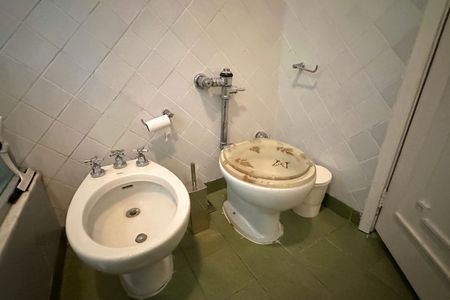 Casa à venda com 600m², 6 quartos e 2 vagasBanheiro 03