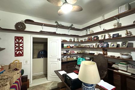 Casa à venda com 600m², 6 quartos e 2 vagasQuarto 02