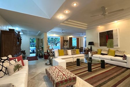 Casa à venda com 600m², 6 quartos e 2 vagasSala