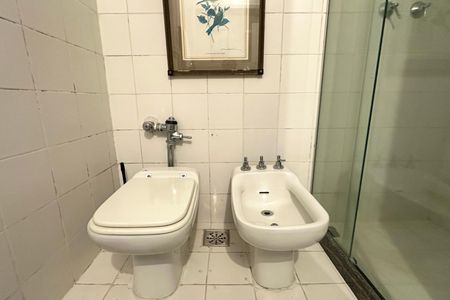 Casa à venda com 600m², 6 quartos e 2 vagasBanheiro 04