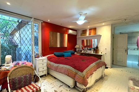 Casa à venda com 600m², 6 quartos e 2 vagasSuíte