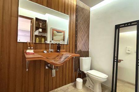 Casa à venda com 600m², 6 quartos e 2 vagasBanheiro 02