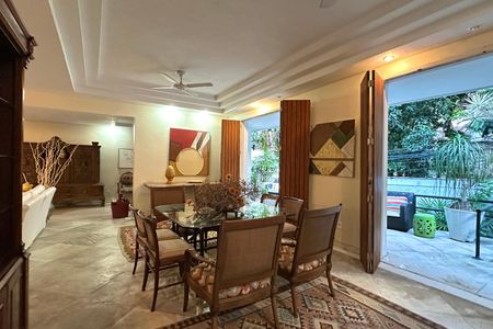 Casa à venda com 600m², 6 quartos e 2 vagasSala