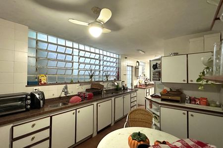 Casa à venda com 600m², 6 quartos e 2 vagasCozinha