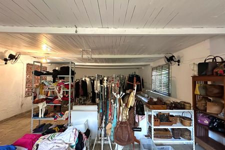 Casa à venda com 600m², 6 quartos e 2 vagasSalão