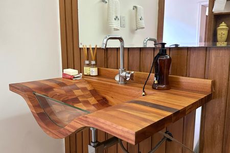 Casa à venda com 600m², 6 quartos e 2 vagasBanheiro 02