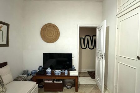 Casa à venda com 600m², 6 quartos e 2 vagasQuarto 01