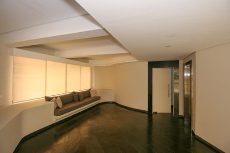 Apartamento para alugar com 315m², 3 quartos e 2 vagasHall Social