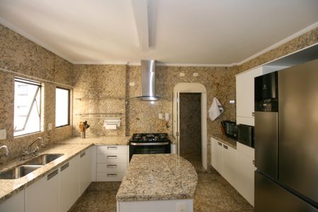 Apartamento para alugar com 315m², 3 quartos e 2 vagasCozinha