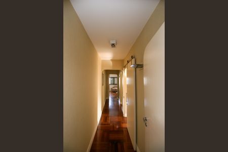 Apartamento para alugar com 315m², 3 quartos e 2 vagasCorredor 