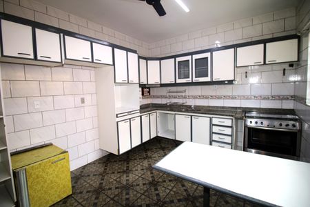 Casa à venda com 350m², 5 quartos e 2 vagasCozinha